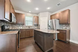 2021 Carlson Dr, Austin, TX 78741 - Photo 11