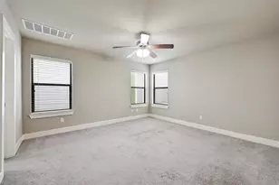 2021 Carlson Dr, Austin, TX 78741 - Photo 17