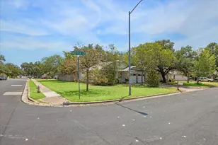 7701 Wakefield Dr, Austin, TX 78749 - Photo 3
