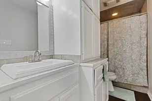 4001 Greystone Dr, Austin, TX 78731 - Photo 9