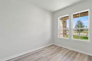 317 McMillian Dr, Liberty Hill, TX 78642 - Photo 5