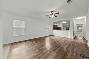 118 Camellia Dr, Hutto, TX 78634 - Photo 5