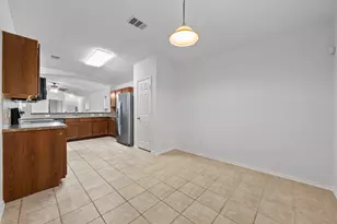 118 Camellia Dr, Hutto, TX 78634 - Photo 11