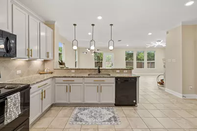 2950 E Old Settlers Boulevard #11, Round Rock, TX 78665 - Photo 11