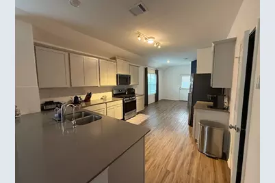 204 Longbridge Drive, Hutto, TX 78634 - Photo 5