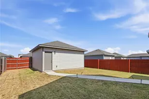 2437 Lucy Axel Ln, Round Rock, TX 78665 - Photo 5