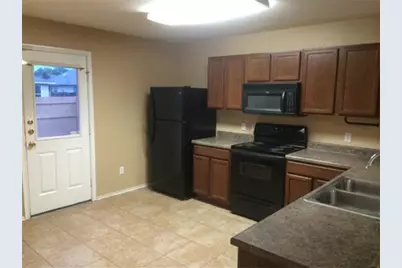 1013 Warbler Cove, Hutto, TX 78634 - Photo 11