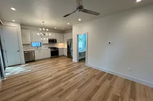 1133 Walton Ln, Austin, TX 78721 - Photo 3