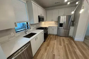 1133 Walton Ln, Austin, TX 78721 - Photo 5