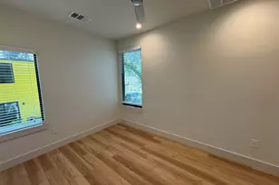 1133 Walton Ln, Austin, TX 78721 - Photo 7