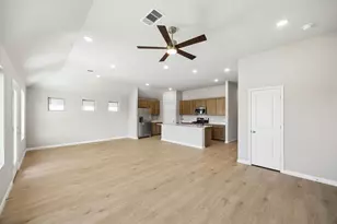108 Melrose St, Hutto, TX 78634 - Photo 5