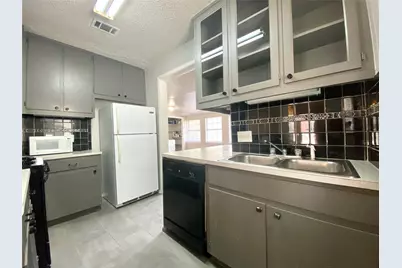 407 E 30th Street #A, Austin, TX 78705 - Photo 5