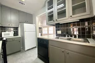 407 E 30th St, Austin, TX 78705 - Photo 5