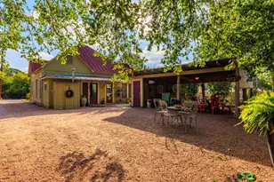 303 Austin St, Fredericksburg, TX 78624 - Photo 29