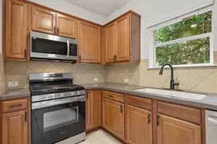 813 Kevin Taylor Dr, Austin, TX 78745 - Photo 9