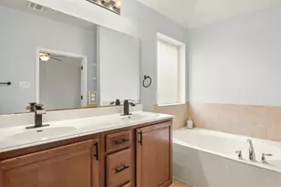 813 Kevin Taylor Dr, Austin, TX 78745 - Photo 15
