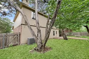 813 Kevin Taylor Dr, Austin, TX 78745 - Photo 27