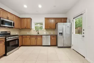 813 Kevin Taylor Dr, Austin, TX 78745 - Photo 7