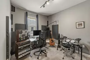 6814 E Riverside Dr, Austin, TX 78741 - Photo 21