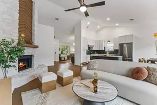 7902 Doncaster Dr, Austin, TX 78745 - Photo 7