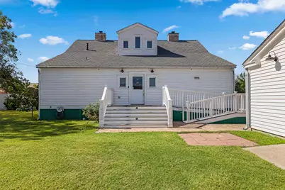 811 E Hempstead Street, Giddings, TX 78942 - Photo 17