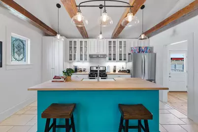 811 E Hempstead Street, Giddings, TX 78942 - Photo 9