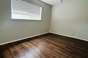 311 E 31st St, Austin, TX 78705 - Photo 19
