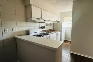 311 E 31st St, Austin, TX 78705 - Photo 13