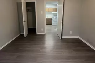 311 E 31st St, Austin, TX 78705 - Photo 11