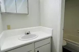 311 E 31st St, Austin, TX 78705 - Photo 17