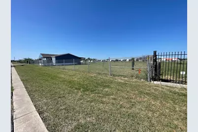 106 Brown Pelican Drive, Del Valle, TX 78617 - Photo 35