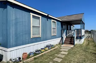 106 Brown Pelican Dr, Del Valle, TX 78617 - Photo 3