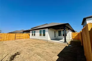 128 Holmby Dr, Hutto, TX 78634 - Photo 5