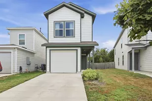 52 Trinity Cir, Lockhart, TX 78644 - Photo 1