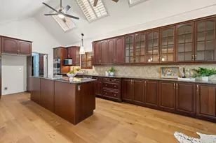 36 Cottondale Rd, The Hills, TX 78738 - Photo 9