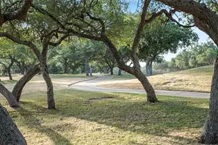 2504 Countryside Cir, Spicewood, TX 78669 - Photo 5