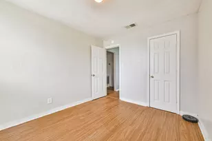 639 E Saint Charles Dr, Crosby, TX 77532 - Photo 11