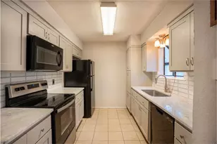 1202 Thorpe Ln, San Marcos, TX 78666 - Photo 7