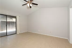 1202 Thorpe Ln, San Marcos, TX 78666 - Photo 9