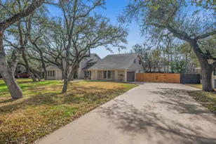 10601 Spicewood Pkwy, Austin, TX 78750 - Photo 3