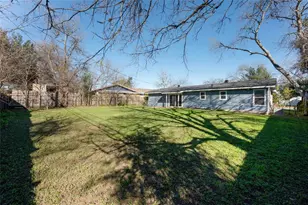 1305 Glenwood Dr, Austin, TX 78723 - Photo 23