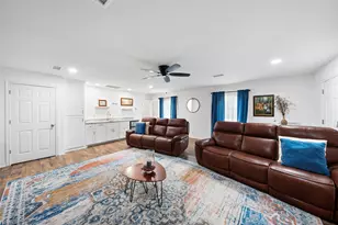 201 Lake Walden Cove, Montgomery, TX 77356 - Photo 17