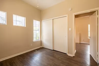 712 Graham Place #305, Austin, TX 78705 - Photo 11