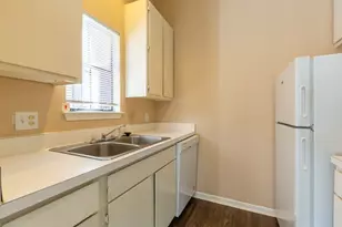 712 Graham Pl, Austin, TX 78705 - Photo 9