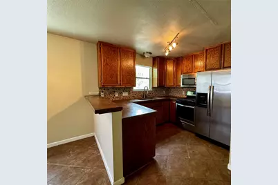 8013 Lazy Lane #B, Austin, TX 78757 - Photo 5