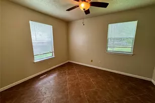 8013 Lazy Ln, Austin, TX 78757 - Photo 7