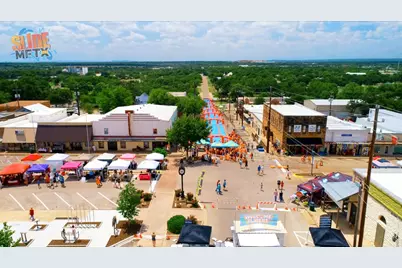 1607 Johnson Avenue, Marble Falls, TX 78654 - Photo 7