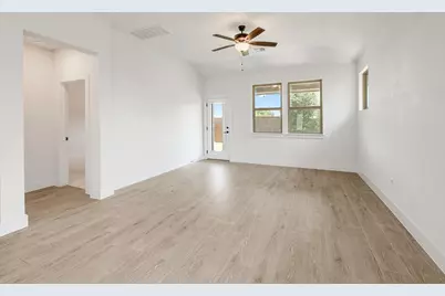 6111 Dumfries Lane, Austin, TX 78744 - Photo 3