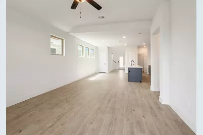 6111 Dumfries Lane, Austin, TX 78744 - Photo 5