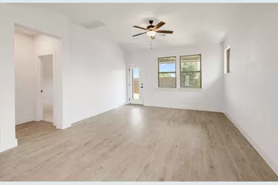 6111 Dumfries Lane, Austin, TX 78744 - Photo 3